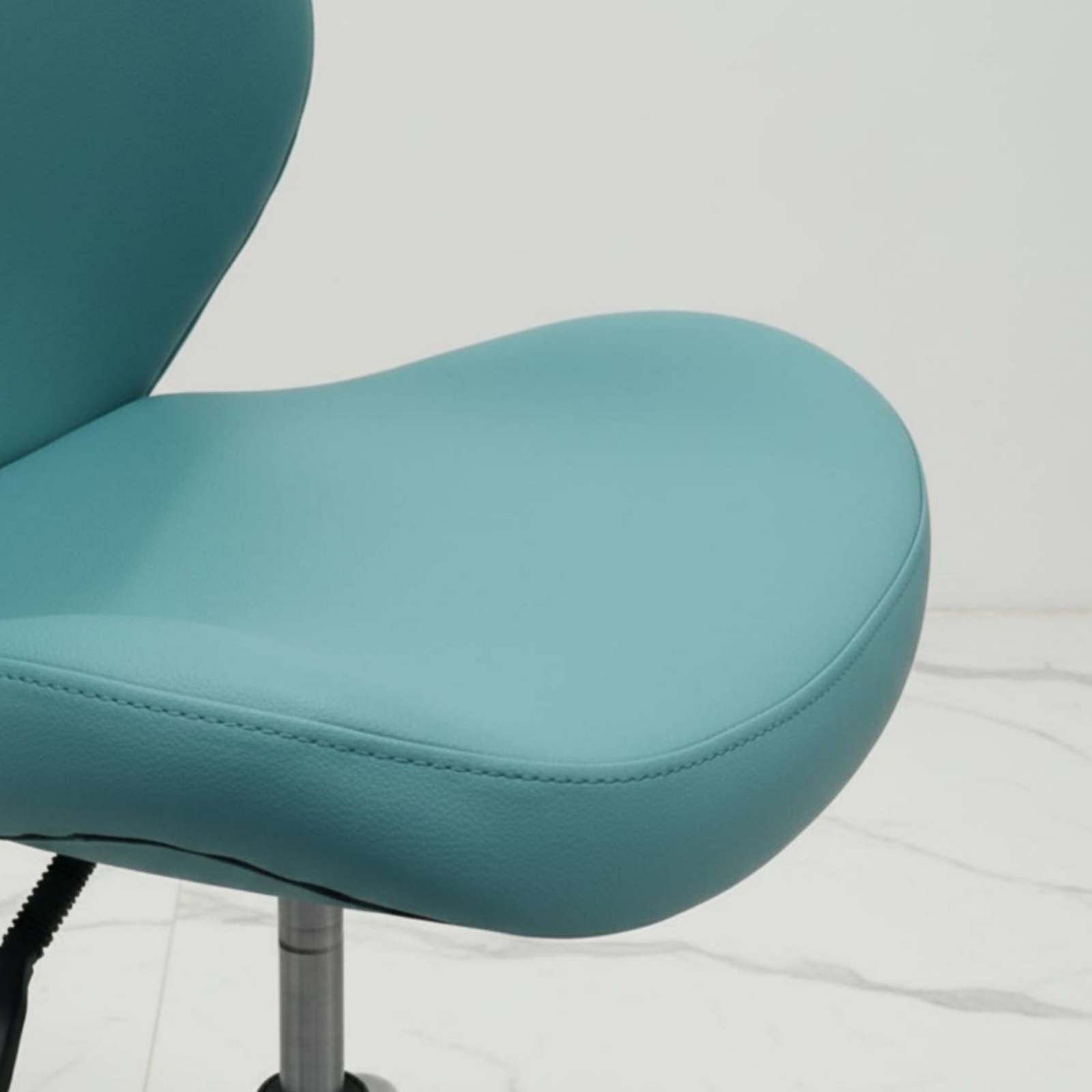 Мягкое офисное кресло с поворо – обзор и цена Office Furniture Desk